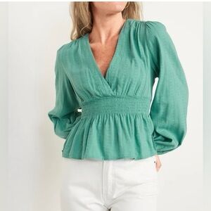 Old Navy Long-Sleeve Deep V-Neck Smocked Blouse In English Ivy Size 3X